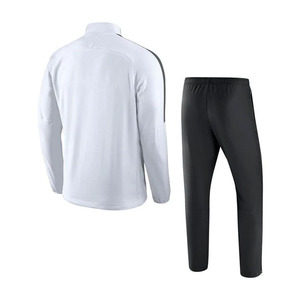 Ensemble de survêtement pour homme avec impression et broderie de logo personnalisé, matière confortable, respirante et durable, couleurs et tailles personnalisées, coupe ajustée - Product Image 5