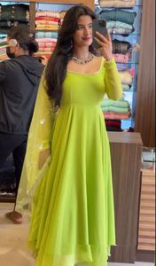 Costume de SALWAR GEORGETTE SIMPLE et tendance, manches longues et belle couleur, tenue décontractée - Product Image 2