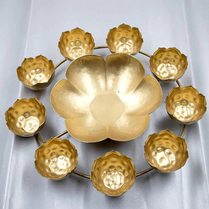 Urli Diya con exhibiciones de velas en el hogar o la oficina Urli Diya decorativo para ocasiones espirituales o festivas - Product Image 2