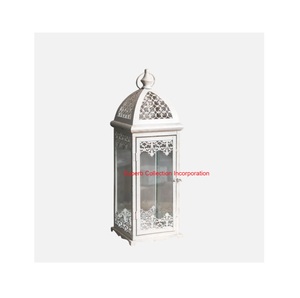 Linterna decorativa de estilo marroquí de Metal blanco antiguo con diseño adornado perfecto para bodas y celebraciones de Ramadán - Product Image 1