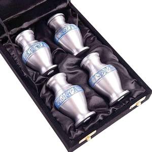 Meilleures ventes urne funéraire en métal gravée à la main personnalisée nouveau design avec boîte en velours pour cendres - Product Image 1