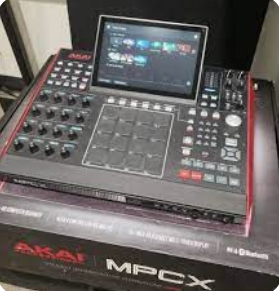 Disponible Nouveau MPC X SE Professionnel 8 Canaux Autonome Échantillonneur de Musique et de Percussions Studio Interfaces USB/XLR Garantie 2 Ans 48V DC - Product Image 2