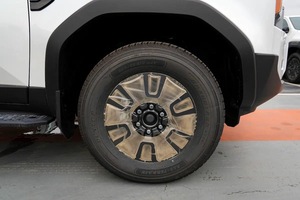 Nuovissimo Toyota Prado GXR 2.5L Bianco Benzina SUV 2999cc 6 Cilindri 7 Posti Diesel 299 CV Trasmissione Automatica Guida a Sinistra - Product Image 5