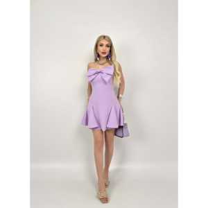 Robe courte en satin 4013 avec un élégant nœud sur le devant et un détail en dentelle au dos - Product Image 2