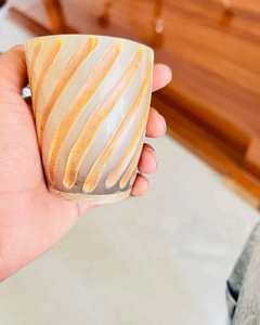 Cuerno para Beber Artesanal, Ecológico y Natural, con Tapa, Diseño Festivo - Product Image 1