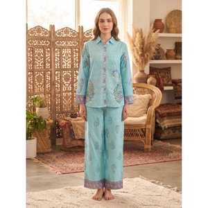 Ensemble deux pièces élégant pour femme en velours côtelé bleu ciel brodé, motif cerise, tissu doux, logo personnalisé, tenue assortie longue - Product Image 1
