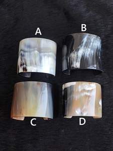 Brazalete de Cuerno de Búfalo Hecho a Mano de Lujo y Ecológico para Mujer, Joyería de Moda de Estilo Étnico con Acabado Natural Pulido - Product Image 3