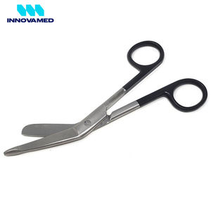 Tijeras para vendajes Lister con mango negro, 5.5 pulgadas, acero inoxidable, quirúrgicas, certificadas CE Clase I por INNOVAMED - Product Image 2