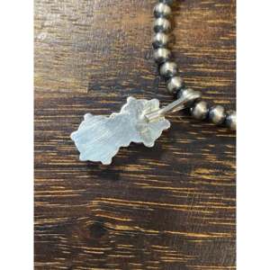 Pendentif et breloque Zuni faits à la main, corail et fleur incrustée d'argent sterling - Product Image 5