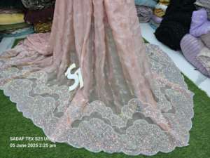 ผ้าไหมนำเข้าที่หรูหราพร้อมลูกปัดทำมือและรายละเอียดตามลำดับที่สมบูรณ์แบบสำหรับชุดเจ้าสาวและเครื่องแต่งกายผู้หญิง - Product Image 3