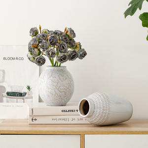 Vase en céramique <span class=keywords><strong>pour</strong></span> fleurs, vase à fleurs moderne de petite taille texturé à nervures <span class=keywords><strong>pour</strong></span> la décoration de la maison, herbe de la <span class=keywords><strong>pampa</strong></span>, décoratif, style campagnard, table - Product Image 2