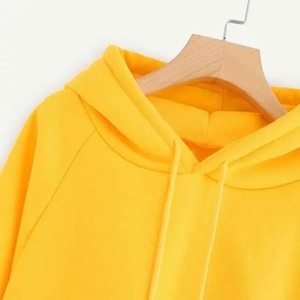 เสื้อฮู้ดผู้ชายสีพื้น ระบายอากาศได้ดี เป็นมิตรกับสิ่งแวดล้อม ผลิตจากโพลีเอสเตอร์/ผ้าฝ้ายผสม ทรงปกติ ผ้าถัก สวมใส่สบาย สีเหลือง - Product Image 3