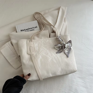 Sac en cuir PU rose en gros pour femmes, sac fourre-tout grande capacité, sac à bandoulière avec ruban - Product Image 6