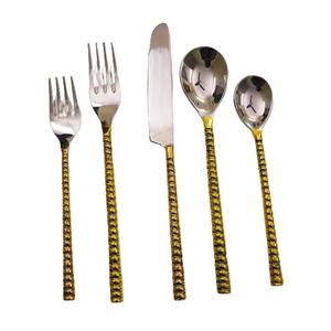 Nuevo Juego de Cubiertos de Acero Inoxidable Plateado con Mango de Latón Moderno, Apto para Lavavajillas, Juego de Cubiertos de Metal de Cinco Piezas - Product Image 1