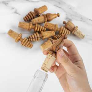 ที่วางขวดทำมือจากไม้มะกอก ของตกแต่งบ้าน เกรดอาหาร สไตล์เมดิเตอร์เรเนียนแบบเรียบง่าย ฝาปิดขวดแบบส่วนตัวสำหรับงานแต่งงาน - Product Image 3