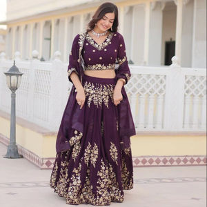 Excellente qualité fil lourd broderie fête porter Lehenga Choli avec fantaisie Dupatta élégant indien vêtements ethniques - Product Image 1