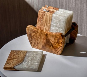 Ensemble de sous-verres en résine et en bois de luxe faits à la main de la meilleure qualité de 5 pièces avec support avec forme carrée de couleur personnalisée pour la décoration de table - Product Image 1