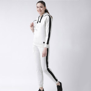 Ensemble de survêtements pour femmes à manches longues, tenue de mode personnalisée, marque privée OEM de coupe régulière. - Product Image 4