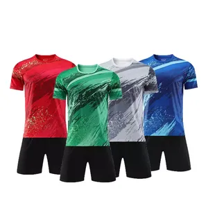 Tenue de football personnalisable rouge et noir, maillot et short, kit antibactérien, séchage rapide, options grandes tailles - Impression numérique de haute qualité - Product Image 1