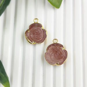 Cornalina Rosa tallada galvanizada colgante hecho a mano cobre piedra natal Rosa flor forma oro galvanizado mano antojo encantos - Product Image 2