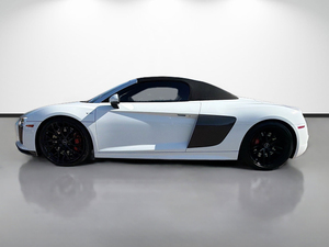 Supercar Cabriolet d'occasion 2017 Audi R8 Spyder V10 5.2L Quattro AWD – Voiture de Sport de Luxe à Vendre - Product Image 2