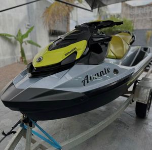 Jet Ski 2026 Ultra 310LX 141' Eléctrico/AC Supercargado 4 Cilindros 300HP Ligero con 3 Años de Garantía - Product Image 1