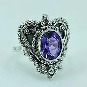 Anillo de Plata de Ley 925 Hecho a Mano Estilo Boho de Navya Craft para Mujer, con Gema de Amatista Morada con Corte Ovalado, Tallas 4 a 13 - Product Image 5