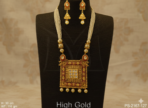 Ensembles de pendentifs de créateur antique en or élevé pour femmes bijoux traditionnels élégants parfaits pour les mariages et les occasions spéciales - Product Image 3