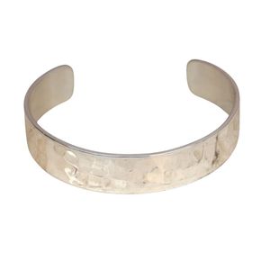 Bracelet ouvert élégant pour femmes en laiton plaqué argent avec gravure personnalisée, bracelet de créateur, cadeau de bijoux - Product Image 2