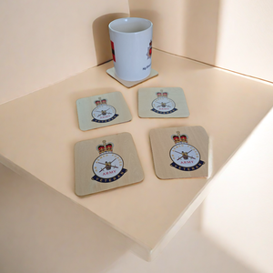 Ensemble de sous-verres en bois naturel sous-verres rustiques pour boissons chaudes et froides Options gravées personnalisées disponibles - Product Image 1