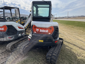 รถขุดขนาดเล็ก Bobcat E40 มือสอง รถขุดขนาดเล็ก Bobcat 331 เครื่องจักรขนาดเล็ก รถขุดมือสอง Bobcat 331 4 ตัน สำหรับงานฟาร์มและป่าไม้ - Product Image 4