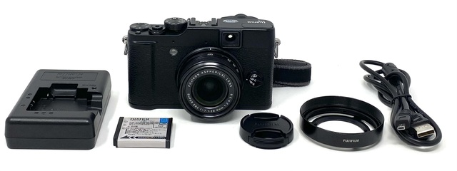 used camera Fujifilm X10 12 MP EXR CMOS Digital Camera with f2.0-f2.8 4x Optical Zoom Lens and 2.8-Inch LCD