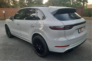 LISTO PARA CONDUCIR - USADO, VOLANTE A LA IZQUIERDA |   Porsche Cayenne Turbo S E-Hybrid 2020 - Product Image 3