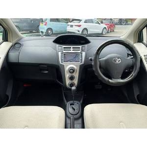 Toyota Vitz (Yaris) 2005, conduite à droite, essence, sièges en cuir, 5 places, caméra de recul, bleu clair - Product Image 2