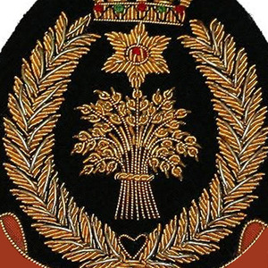 Hecho en Pakistán Insignias bordadas a mano de bajo precio Buena calidad Nuevo diseño Insignias bordadas a mano - Product Image 2