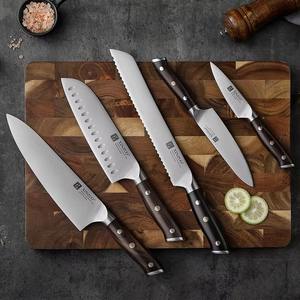 Juego de Cuchillos de Cocina de Acero Alemán con Mango de Madera de Ébano Natural, Fuente de Energía Manual para Uso en la Cocina - Product Image 1