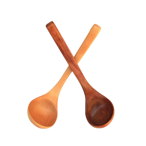 Style Cuillères à nouilles en bois louche Logo Design en bois courbé Cuillère à soupe Louches en bois 2 utilisation pour la soupe en vente produit - Product Image 2