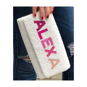 Hecho a mano Premium Stone Beaded Work Indian Name Hand Clutch Estilo único 'Love' Patrón para fiestas de boda - Product Image 2