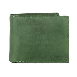 Portefeuille en cuir de qualité supérieure, fabriqué avec un matériau doux de haute qualité, offrant une construction durable, une finition lisse et un design élégant. - Product Image 3