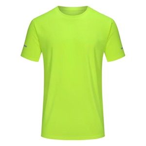 เสื้อยืดโพลีเอสเตอร์ธรรมดายูนิเซ็กซ์ผ้านุ่มให้ความรู้สึกสปอร์ตพิมพ์โลโก้ด้านหน้าแบบกำหนดเอง - Product Image 4