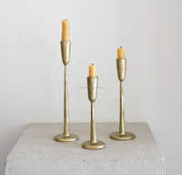 Portavelas Cónicos de Hierro Forjado a Mano, Acabado en Latón Antiguo -Candelabro-Decoración para el Hogar, Candelabro para Fiestas