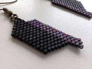 Boucles d'oreilles brodées à la main de haute qualité pour femmes nouveau design perlé meilleur prix - Product Image 4