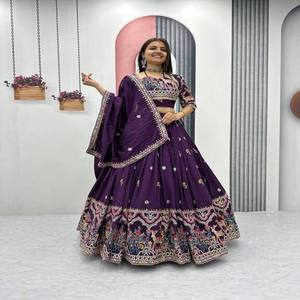 Premium Pure Vichitra Lehenga Choli con bordado de diseñador secuencia de codificación pesada y trabajo de hilo para fiesta y ropa festiva - Product Image 2