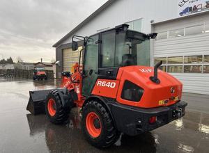 Cargadora de Ruedas Kubota R640 con Certificación CE, Alta Potencia, 4 Toneladas, Bomba de Rodamiento de Alta Eficiencia, Sistema Hidráulico Eaton para Agricultura - Product Image 4