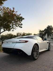 Aston Martin DB12 Coupé 2026 Nuevo/Usado en Venta - Product Image 2
