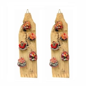Type de décor à la maison Art compétitif suspendu à la main Style prix pérenne en bois suspendu attaché Antique Stuffs Vietnam - Product Image 2