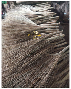 Balai en noix de coco durable Vietchoice Hilda, Vietnam, portable, écologique, facile à nettoyer, outil de nettoyage de jardin classique, poils moyens - Product Image 5