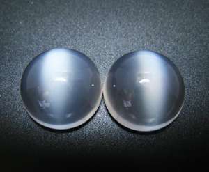 อัญมณีแคทอายมูนสโตนสีขาวธรรมชาติสำหรับทำเครื่องประดับจากเหมืองอินเดียใต้ - Product Image 1