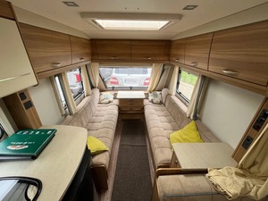 Caravana de Lujo Elddis Xplore 2015 para 4 Personas con Suspensión Independiente, Remolque Todoterreno y Cocina de Lujo - Product Image 6