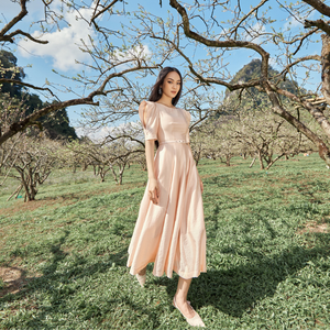 Conway ชุดเดรสยาวราคาดีการออกแบบอย่างยั่งยืนหรูหราบรรจุภัณฑ์แฟชั่นออกแบบได้ตามต้องการจากผู้ผลิตเวียดนาม - Product Image 5